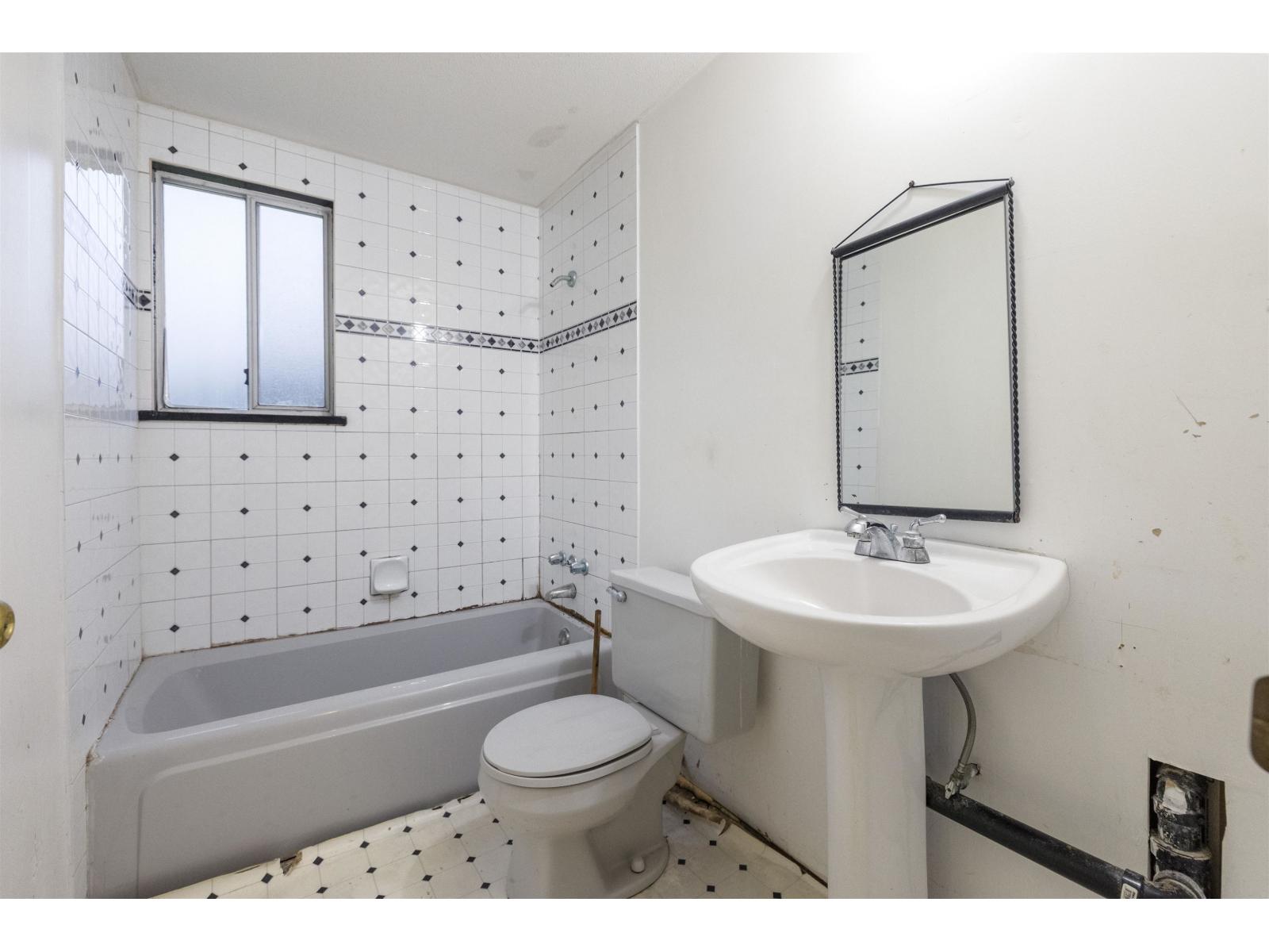 16122 92 AVENUE, Surrey