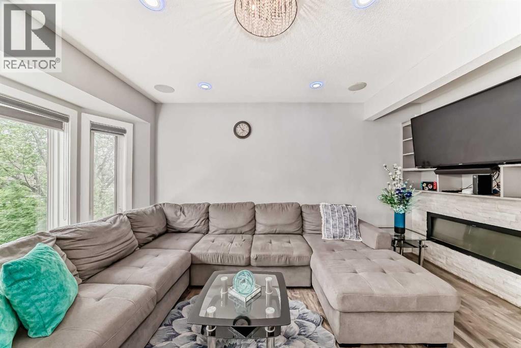 Single Family House for Sale in  Taraglen Road NE Taradale Calgary 