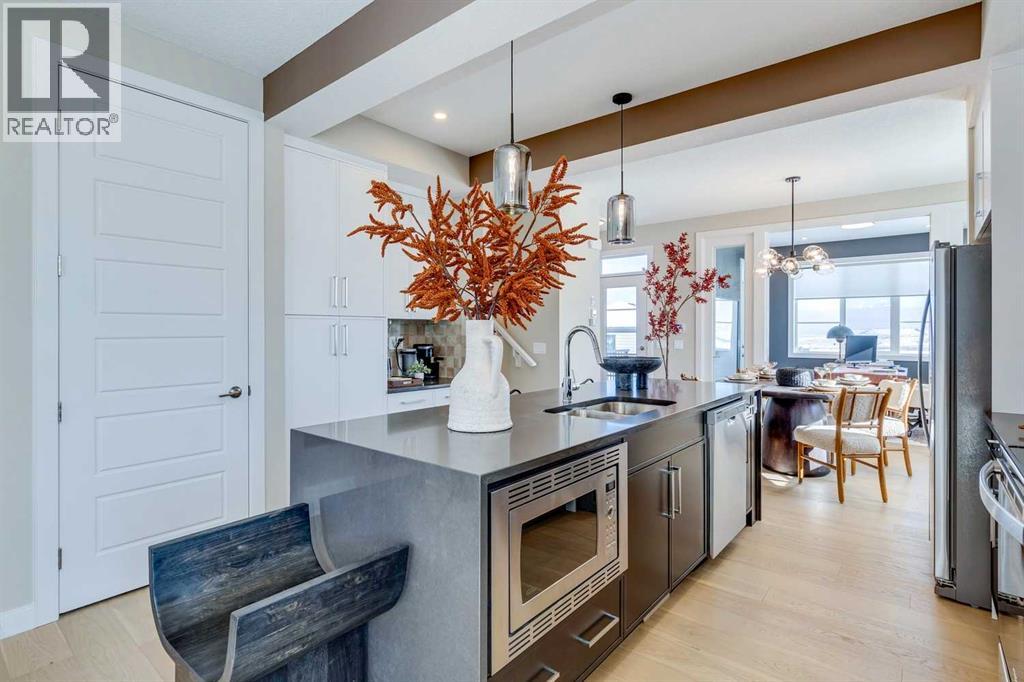 422 River Avenue, Cochrane