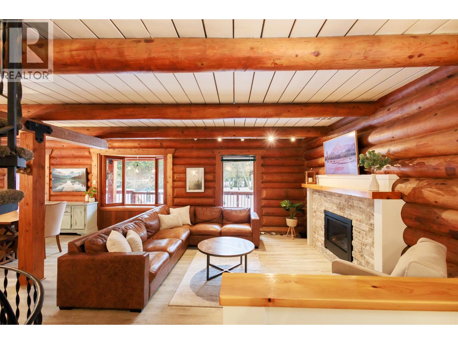 4550 COPPER RIVER Road, Terrace