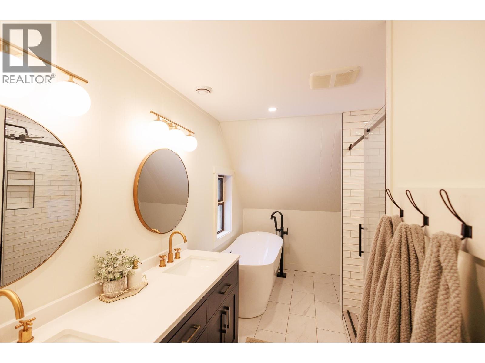 4550 COPPER RIVER Road, Terrace