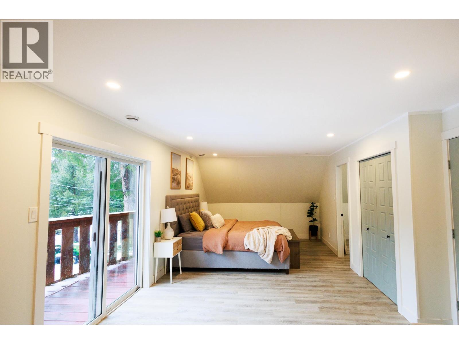 4550 COPPER RIVER Road, Terrace