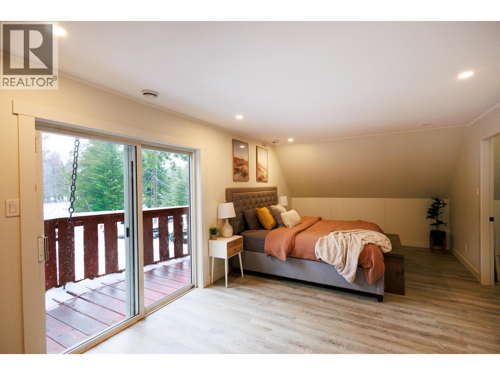 4550 COPPER RIVER Road, Terrace