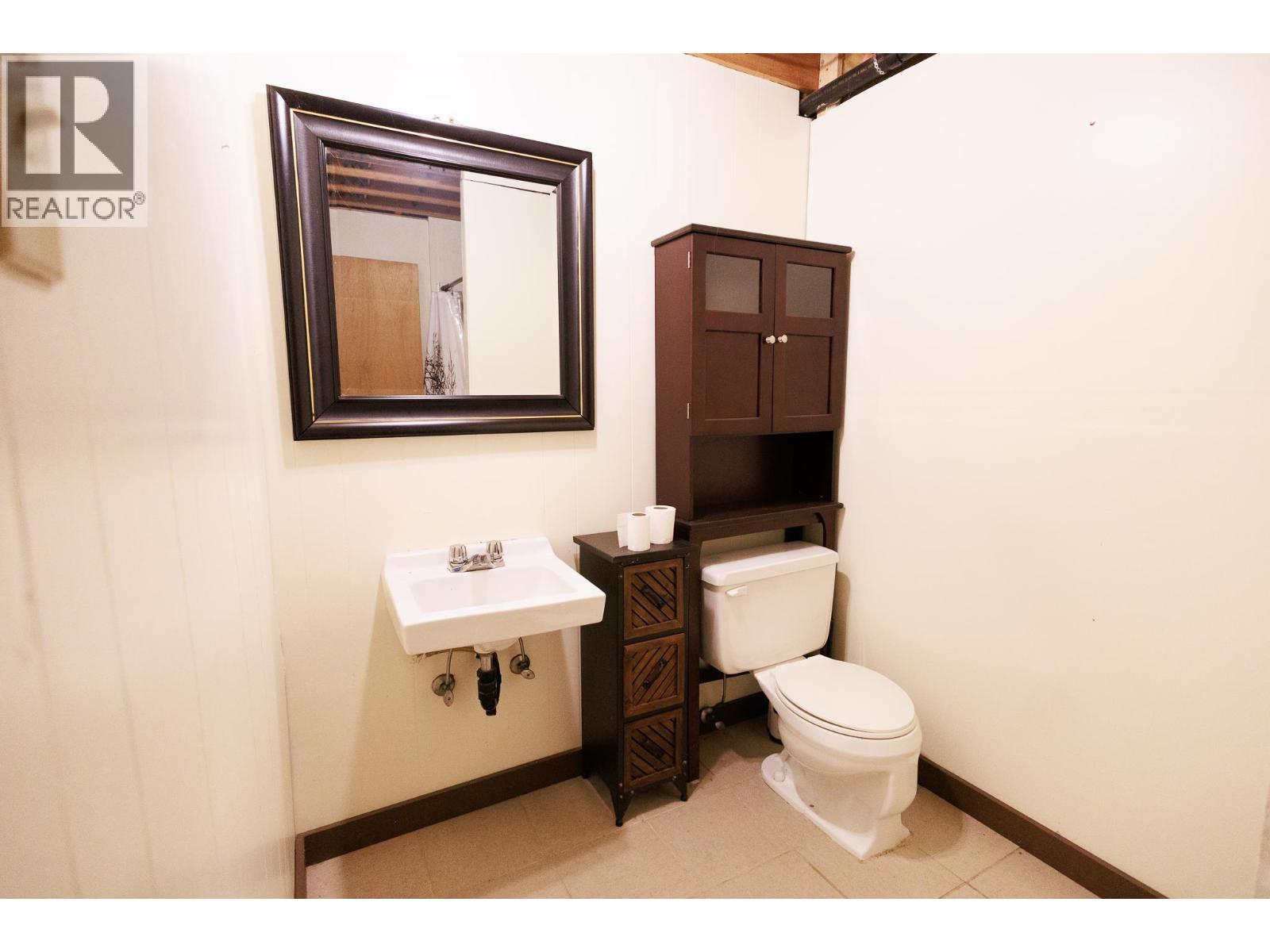 4550 COPPER RIVER Road, Terrace