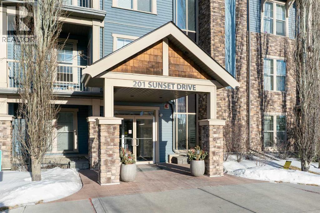 201 Sunset Drive, Cochrane