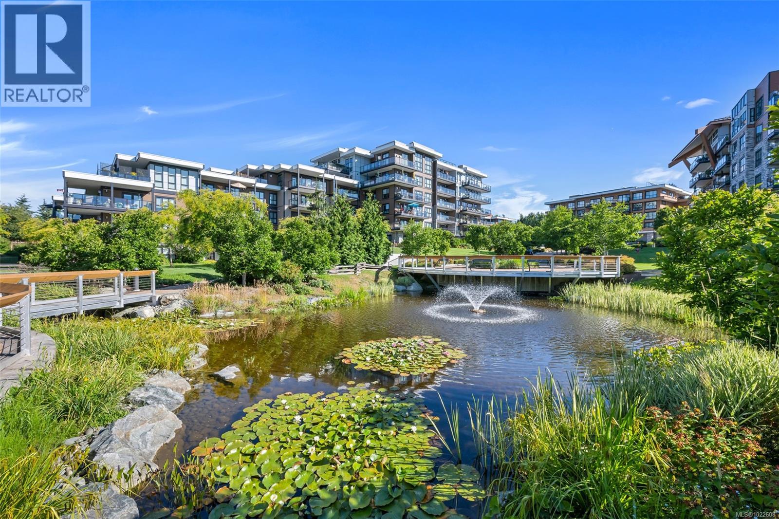 201 747 Travino Lane, Saanich