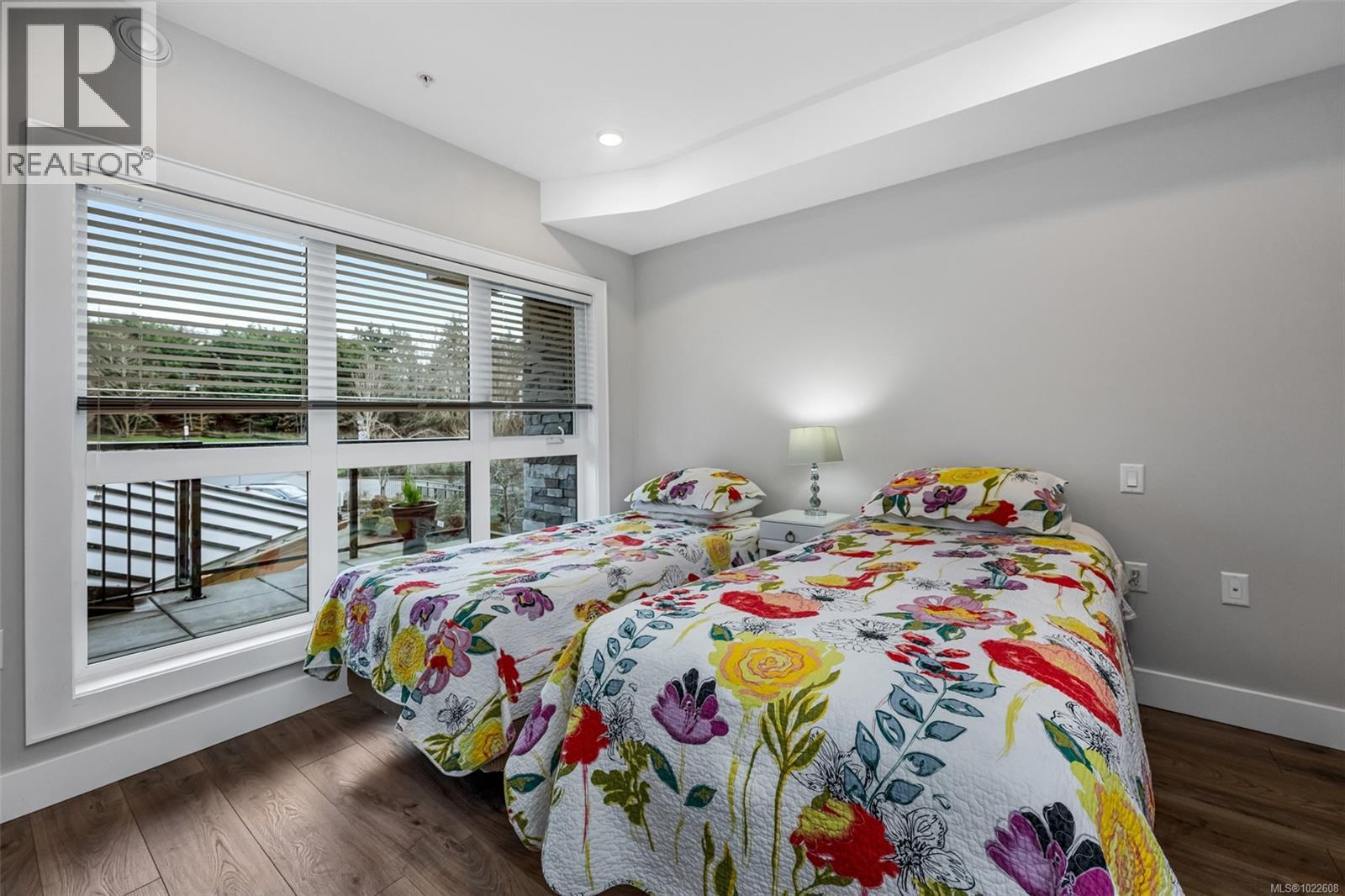 201 747 Travino Lane, Saanich