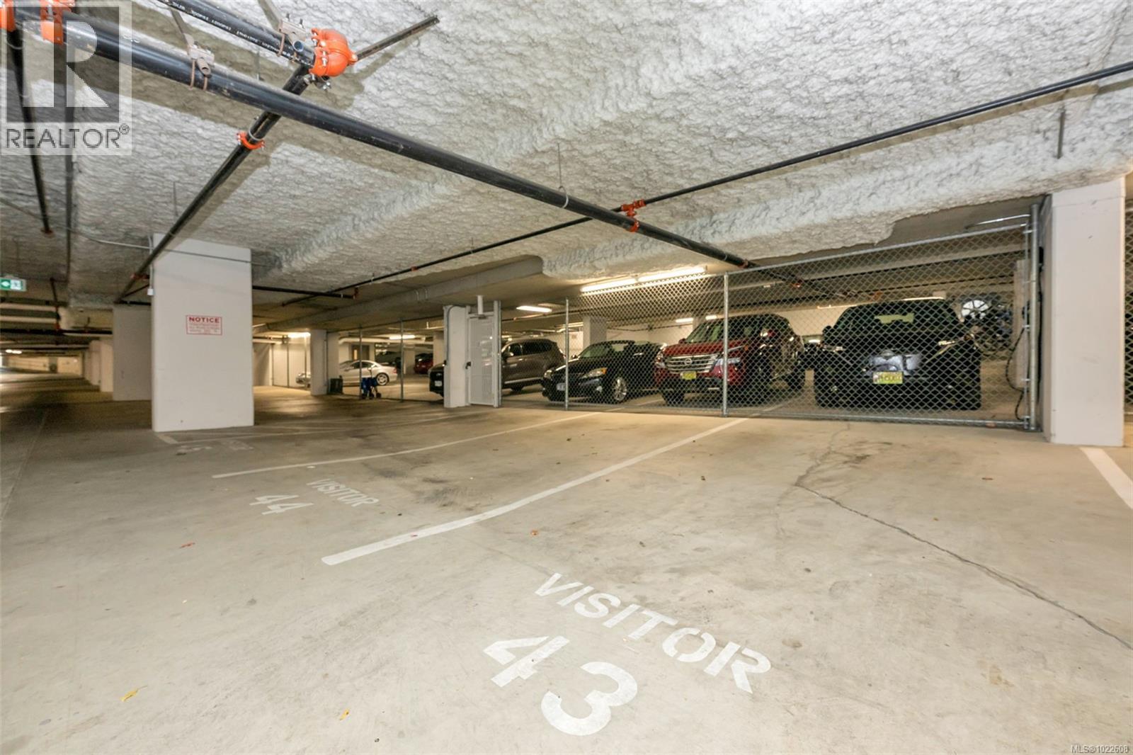 201 747 Travino Lane, Saanich