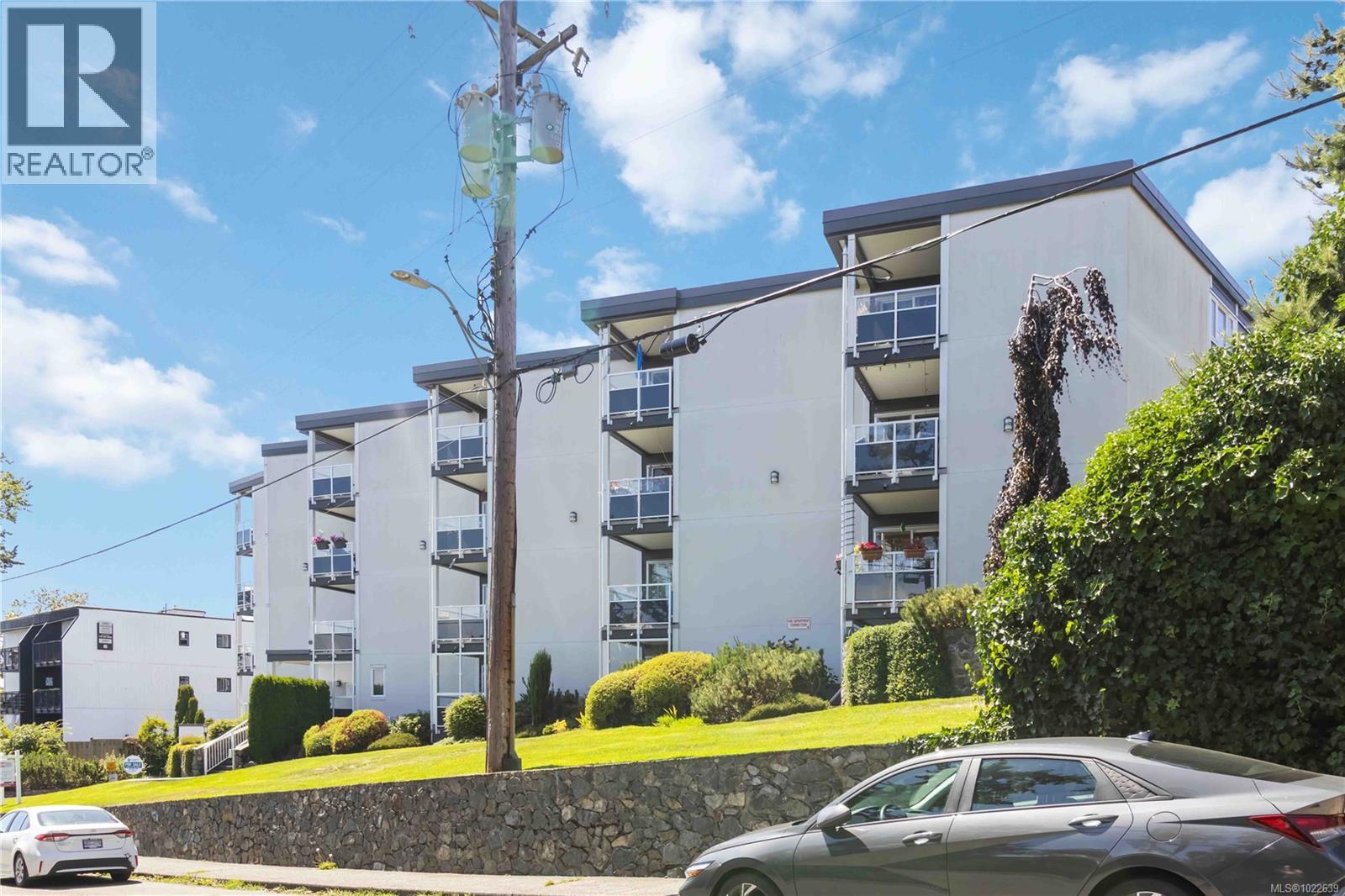 236 2930 Washington Avenue, Victoria