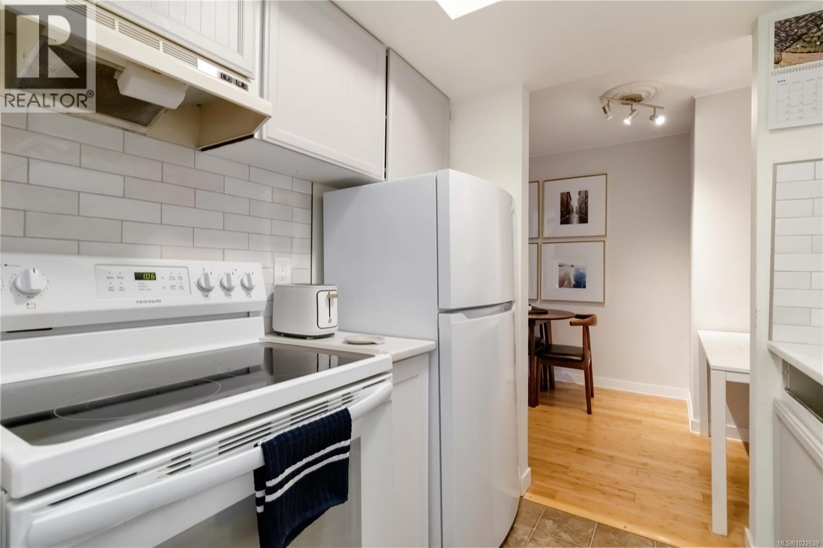 236 2930 Washington Avenue, Victoria