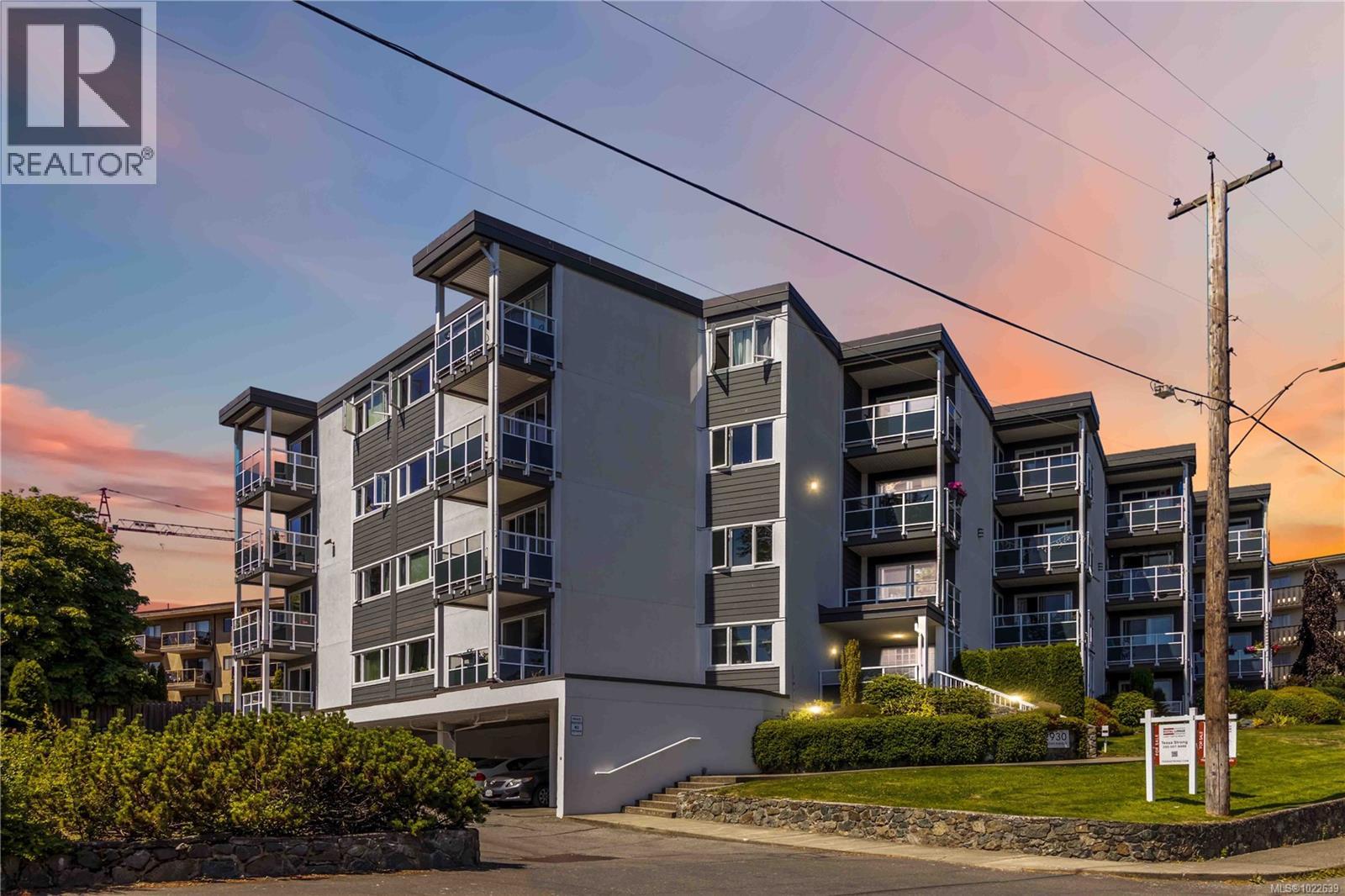 236 2930 Washington Avenue, Victoria