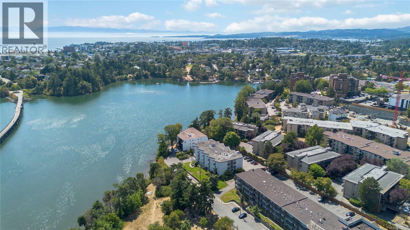 236 2930 Washington Avenue, Victoria