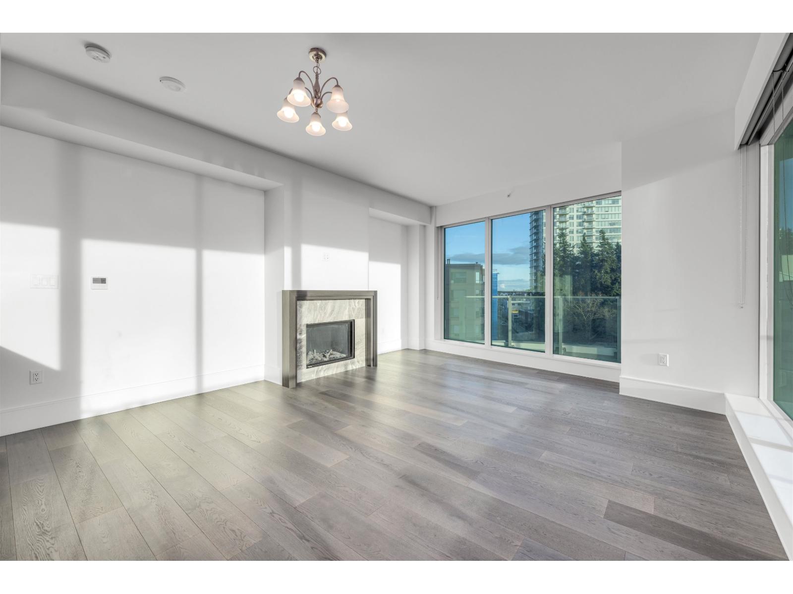 604 1501 FOSTER STREET, White Rock