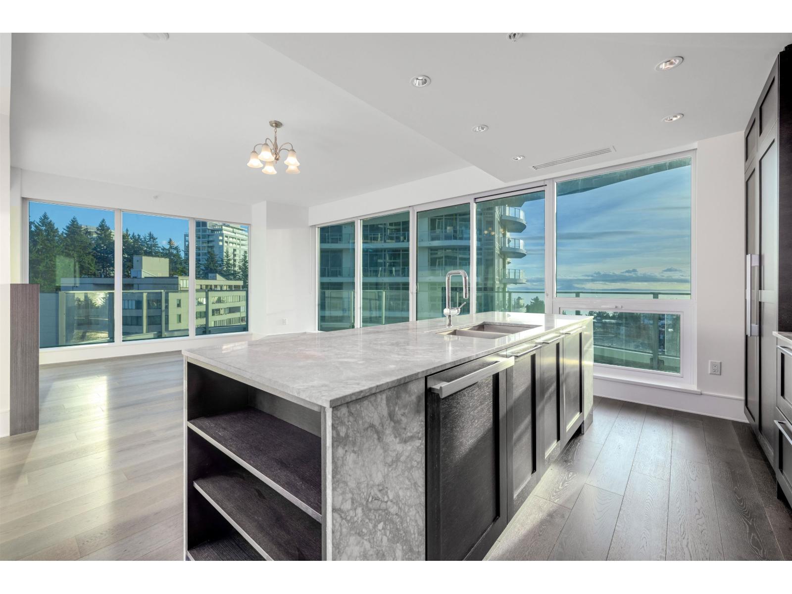 604 1501 FOSTER STREET, White Rock