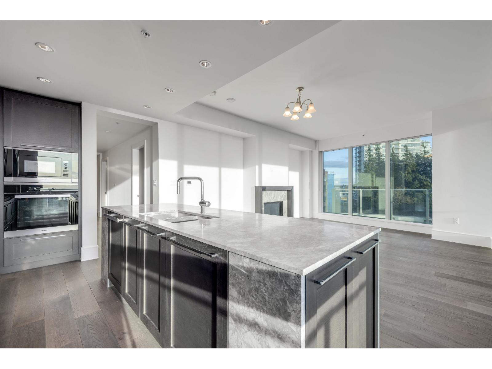 604 1501 FOSTER STREET, White Rock