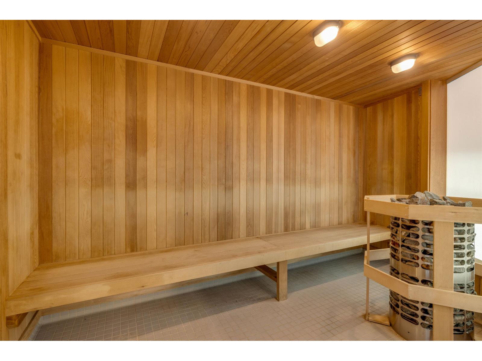 604 1501 FOSTER STREET, White Rock