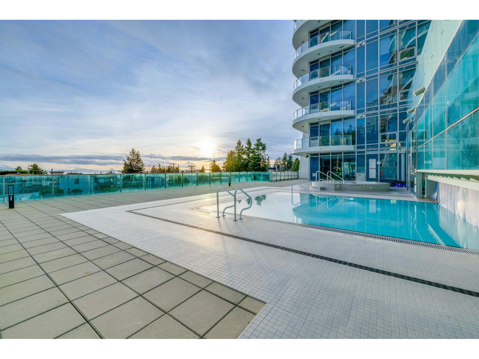 604 1501 FOSTER STREET, White Rock