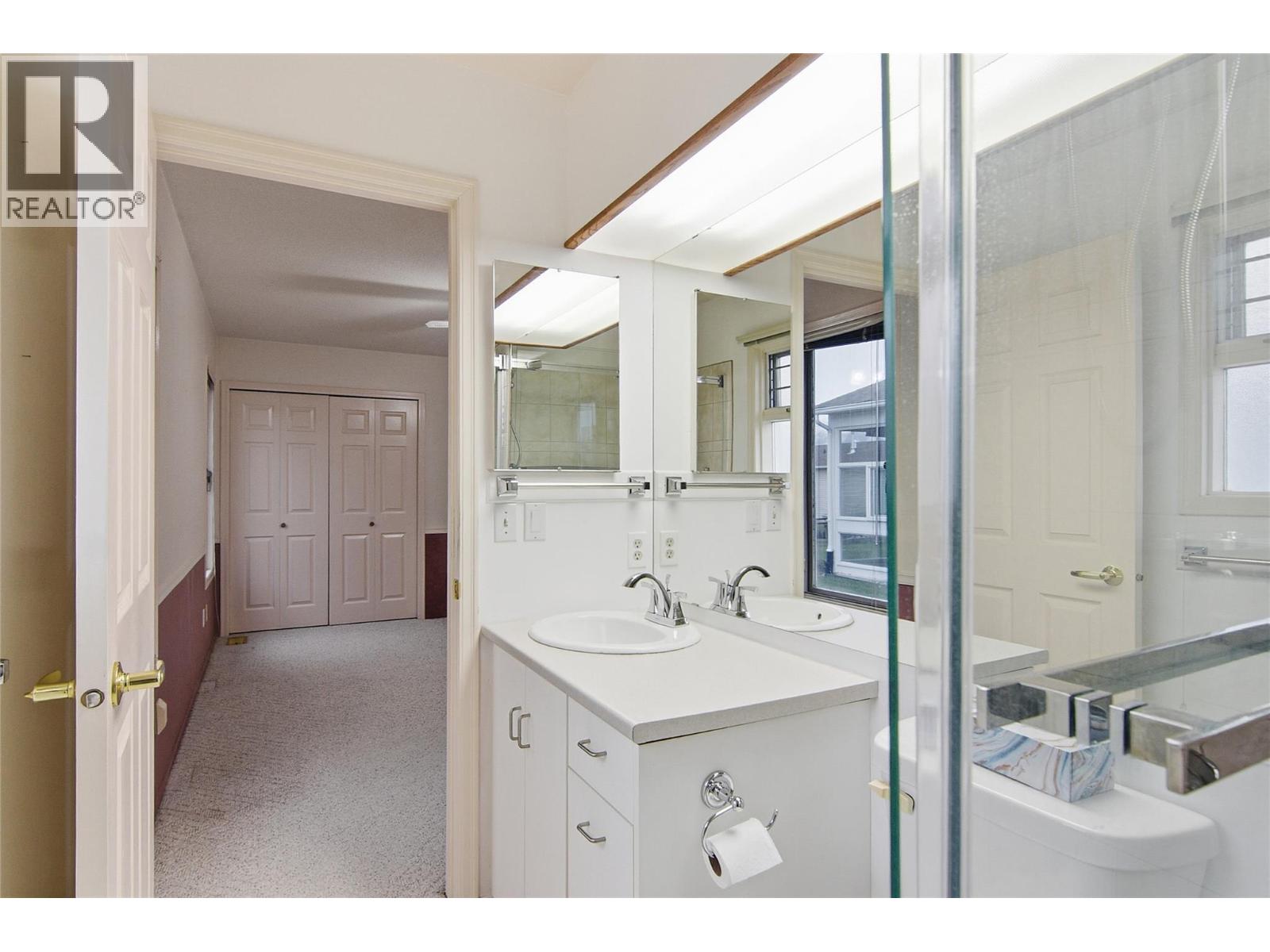 402 1260 Raymer Avenue, Kelowna