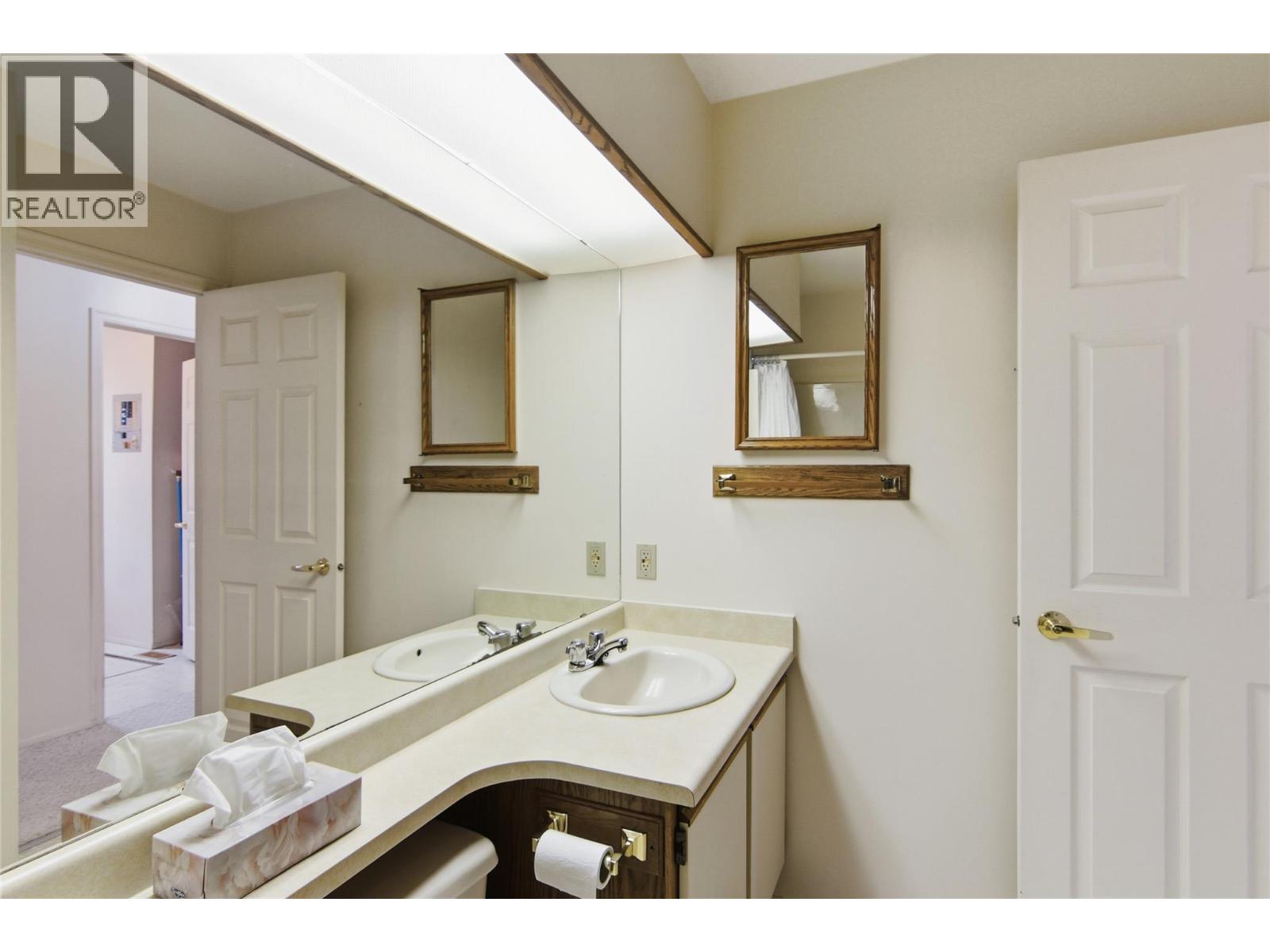 402 1260 Raymer Avenue, Kelowna