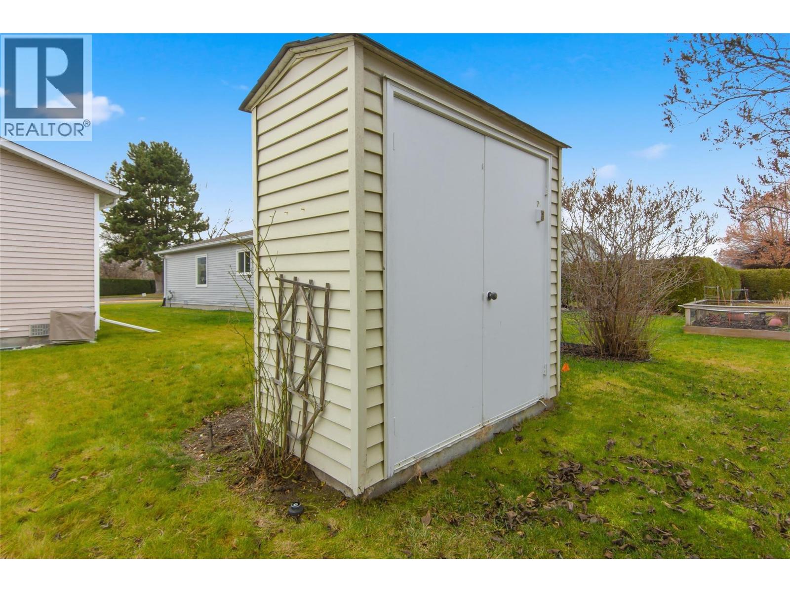 402 1260 Raymer Avenue, Kelowna