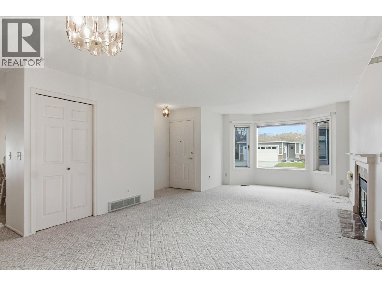 402 1260 Raymer Avenue, Kelowna