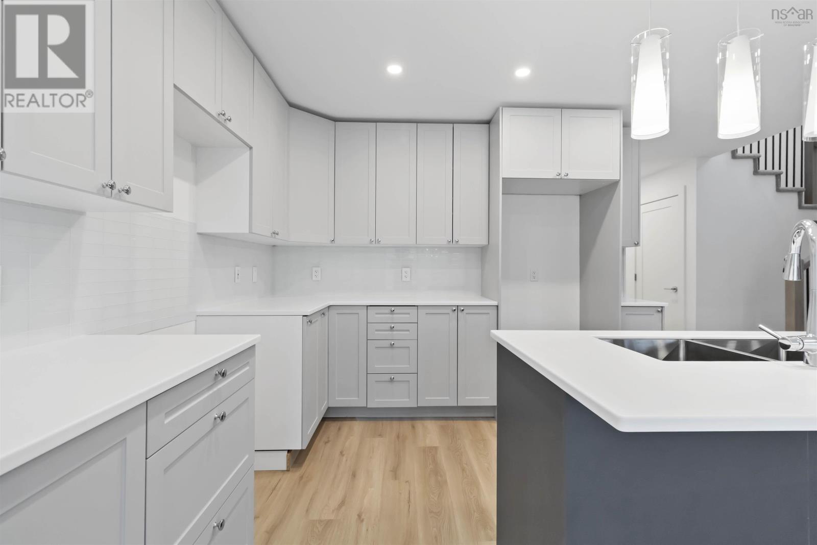 Property 16 of 47 of 10 Miller Road