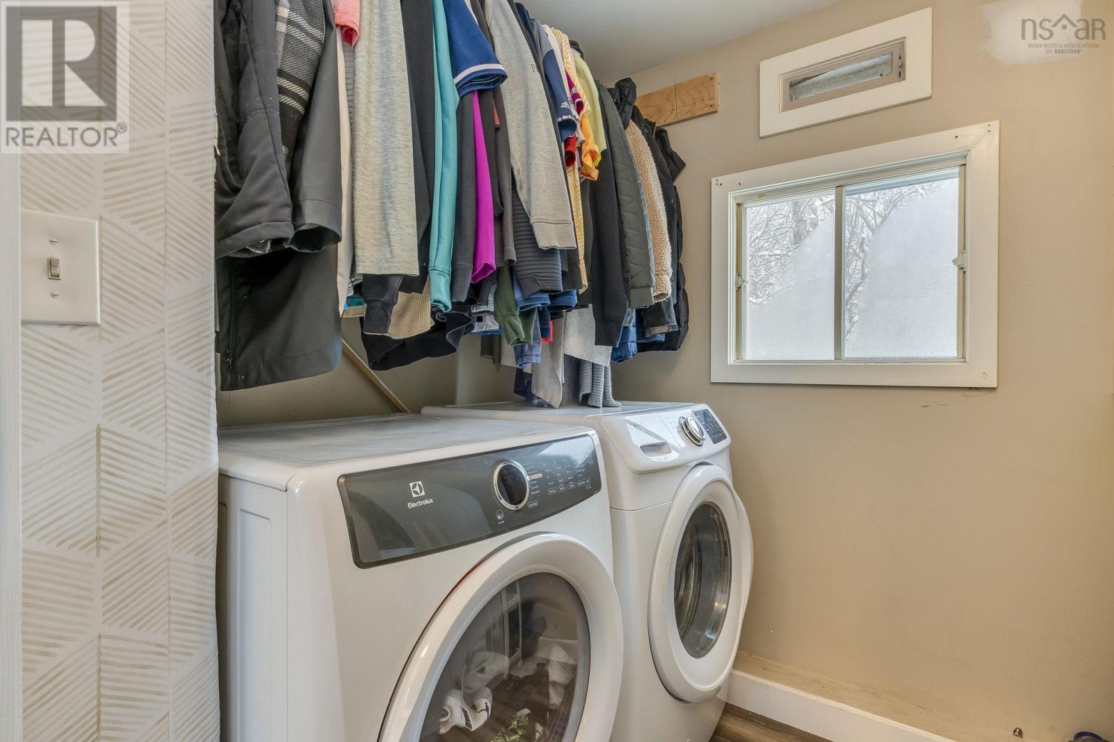 Property 22 of 43 of 1126 Highway 2