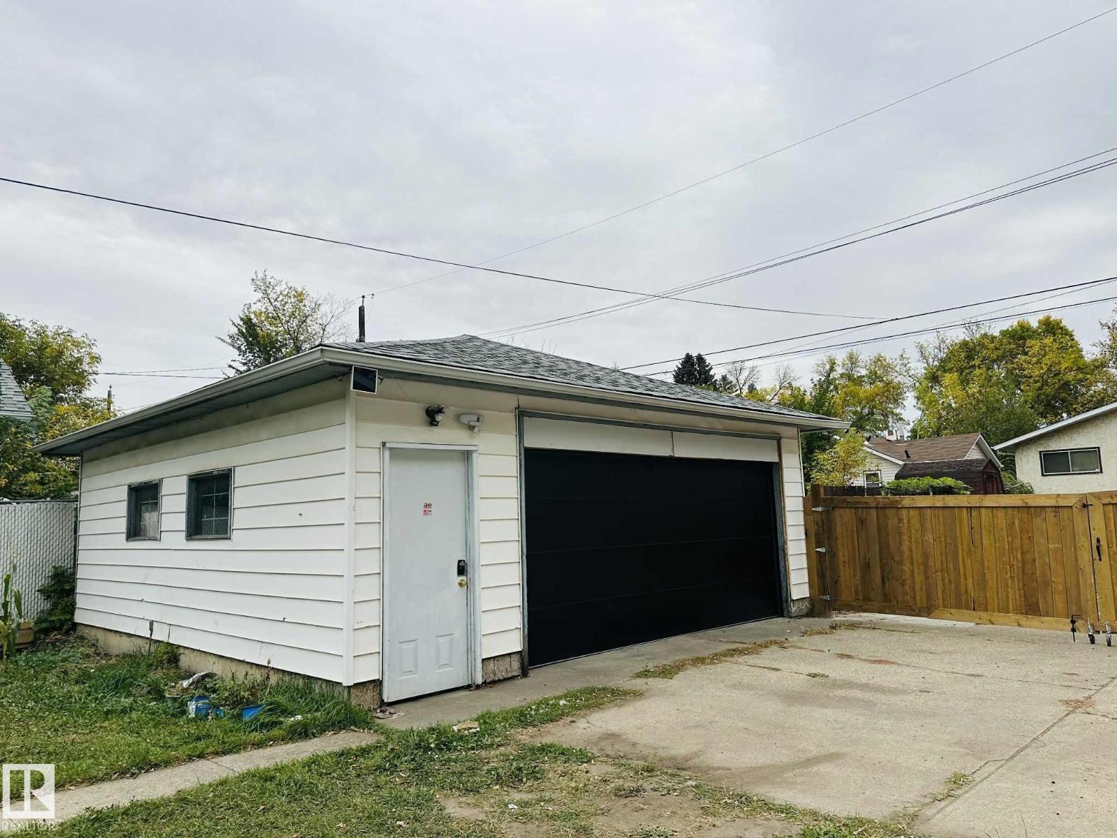 12005 40 ST NW, Edmonton