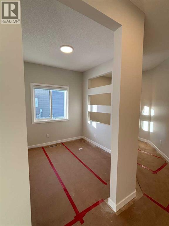 195 Chinook Winds Manor SW - Photo 4 of 24, Airdrie, Alberta