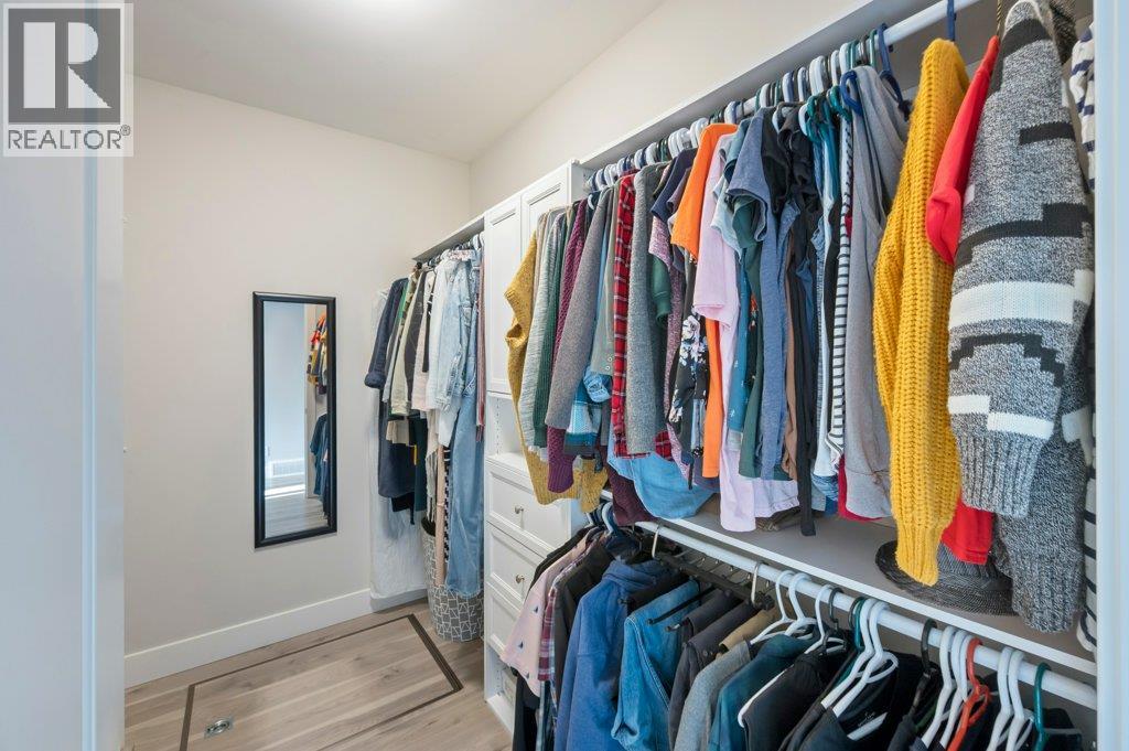 367 CHARDONNAY Avenue, Oliver