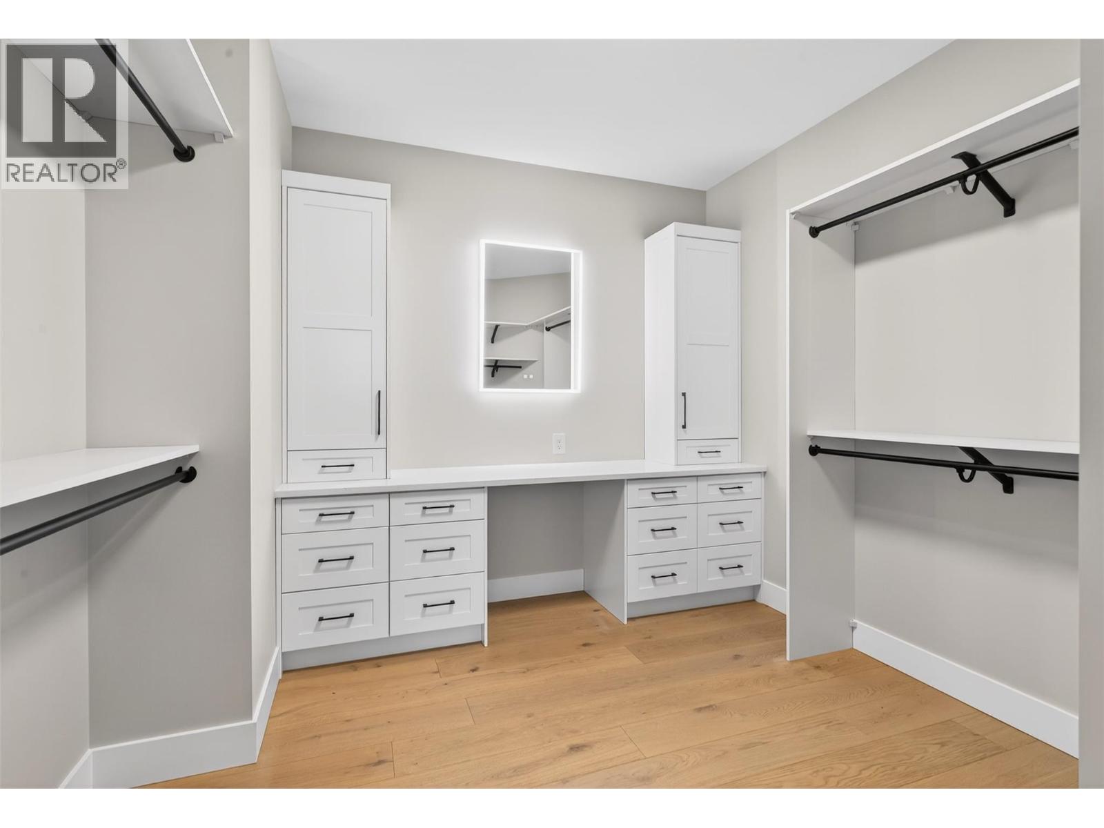  2235 Thacker Drive, West Kelowna