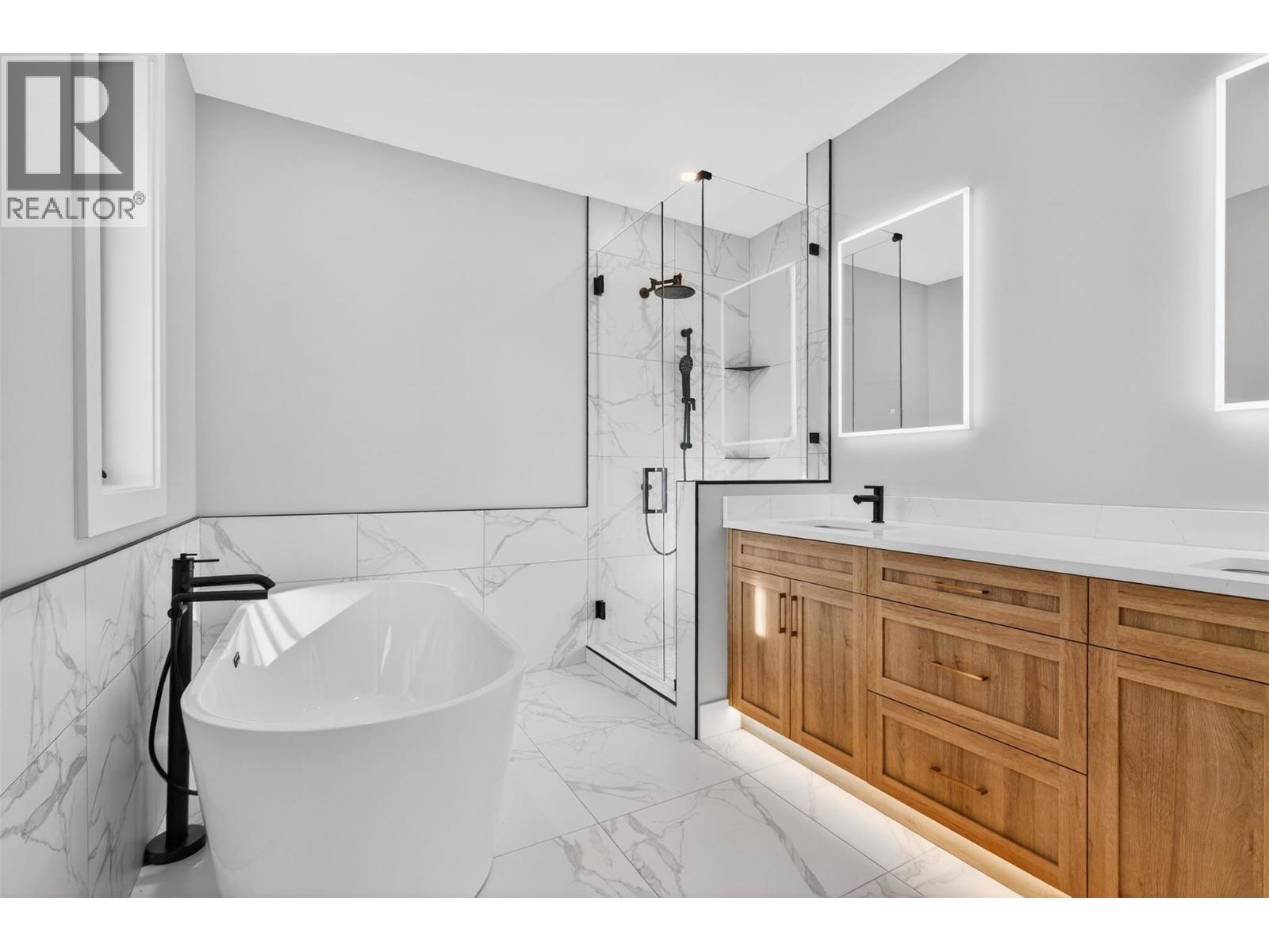  2235 Thacker Drive, West Kelowna