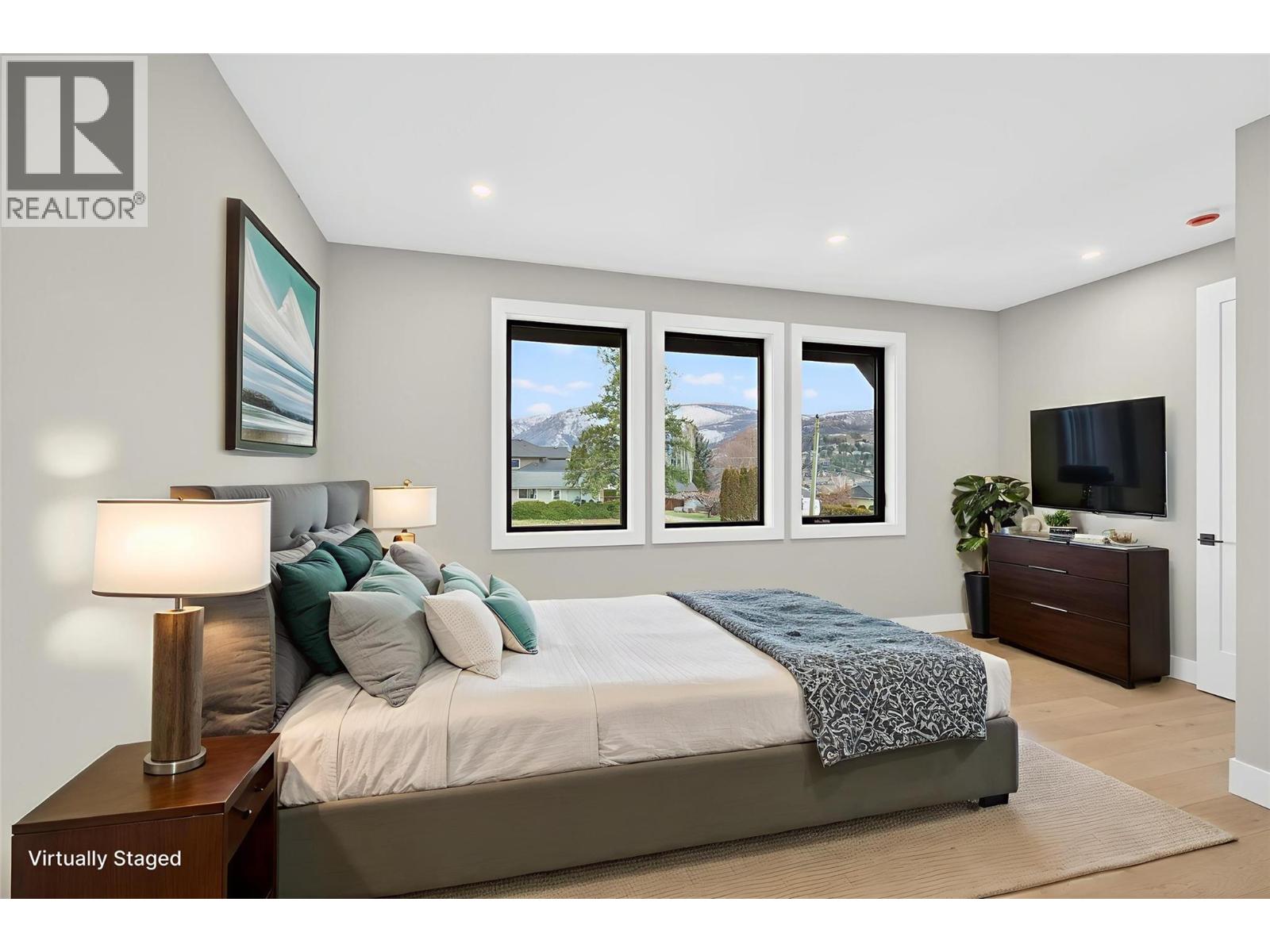  2235 Thacker Drive, West Kelowna