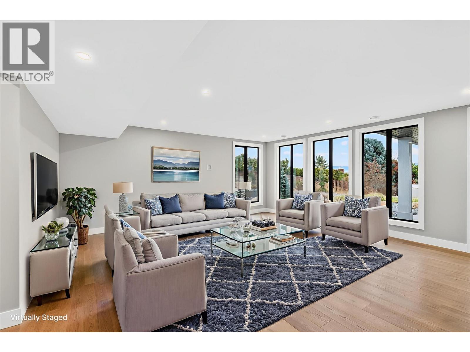  2235 Thacker Drive, West Kelowna