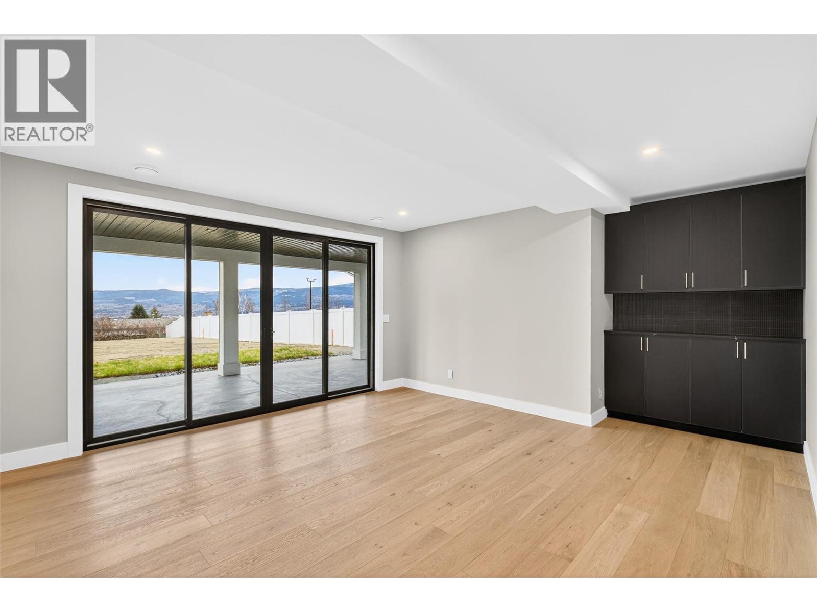  2235 Thacker Drive, West Kelowna