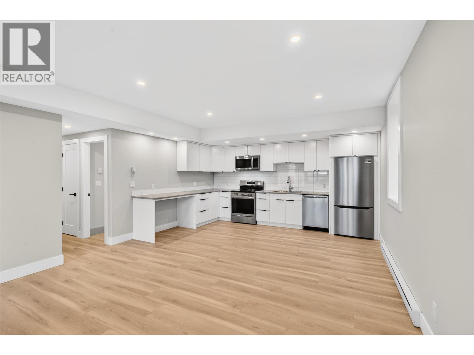  2235 Thacker Drive, West Kelowna