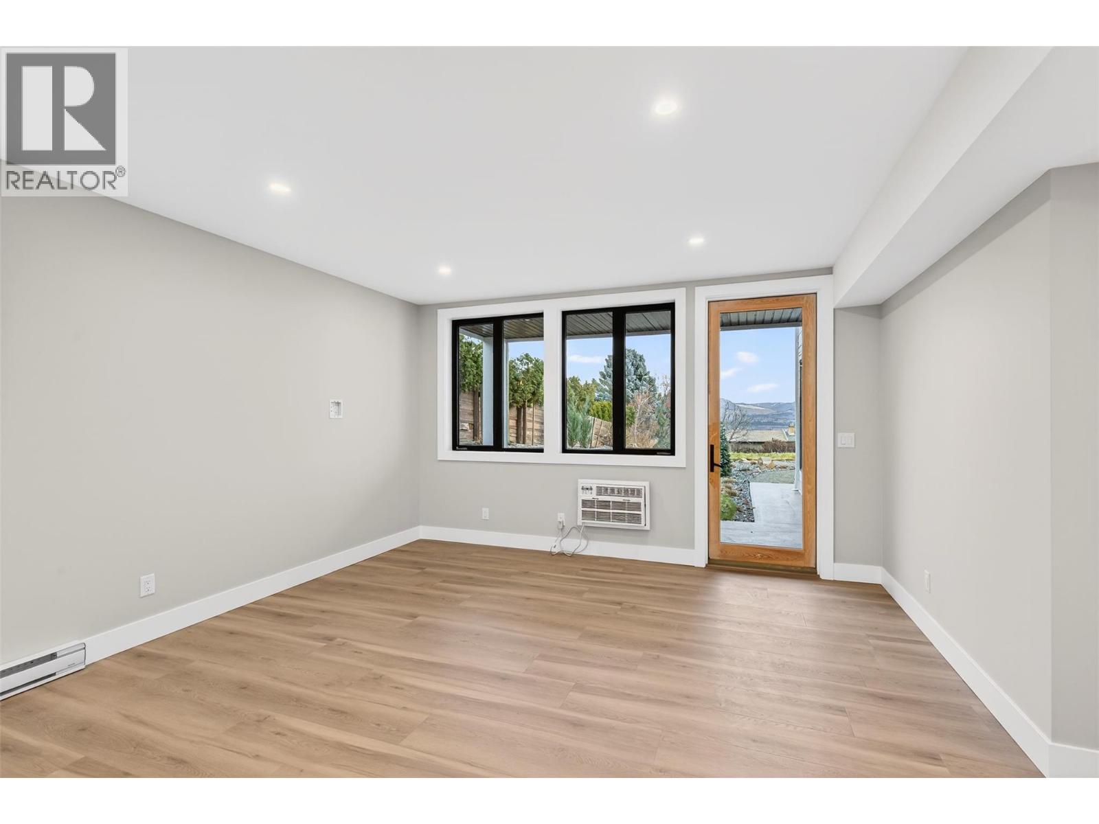  2235 Thacker Drive, West Kelowna