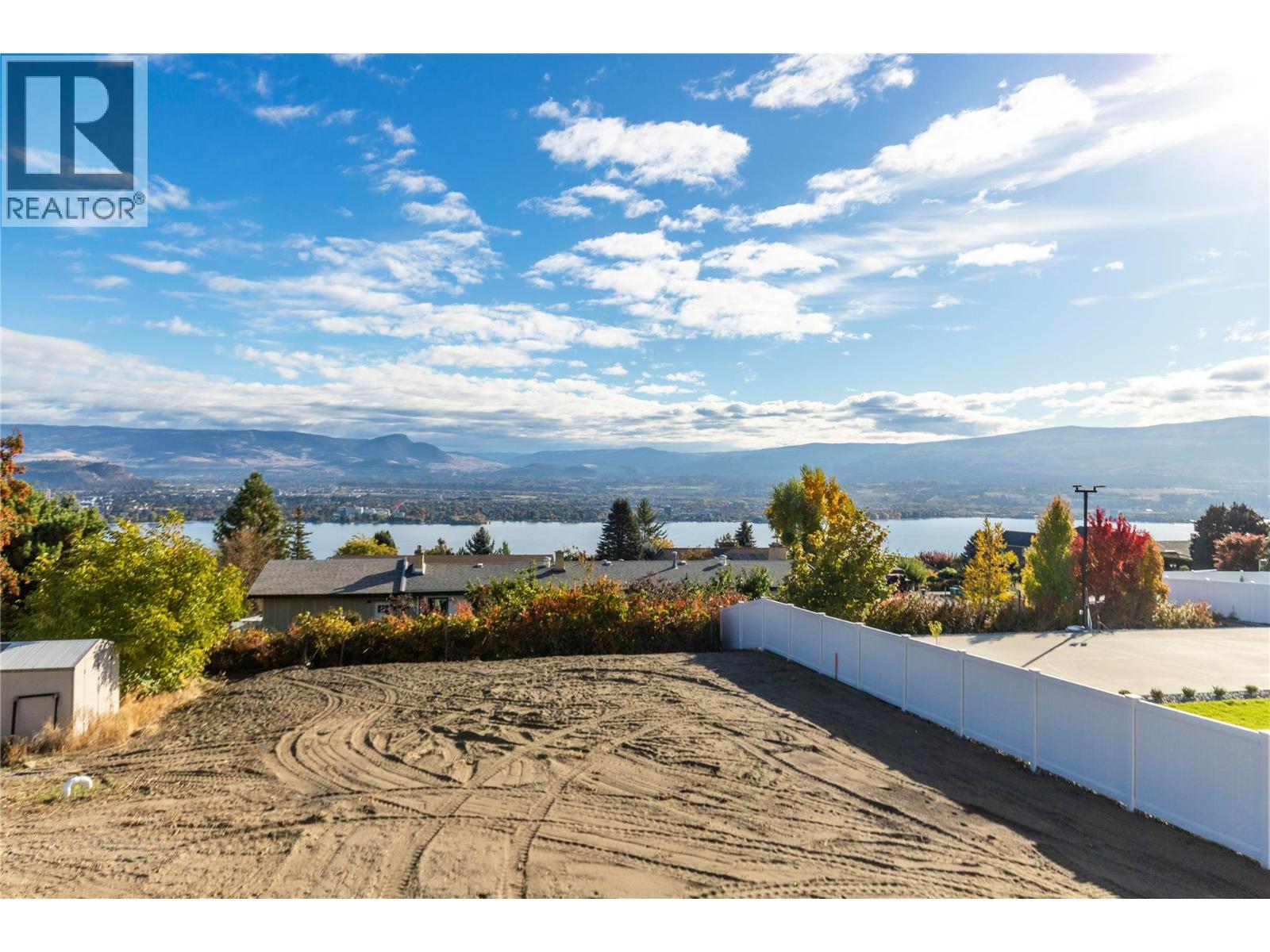  2235 Thacker Drive, West Kelowna