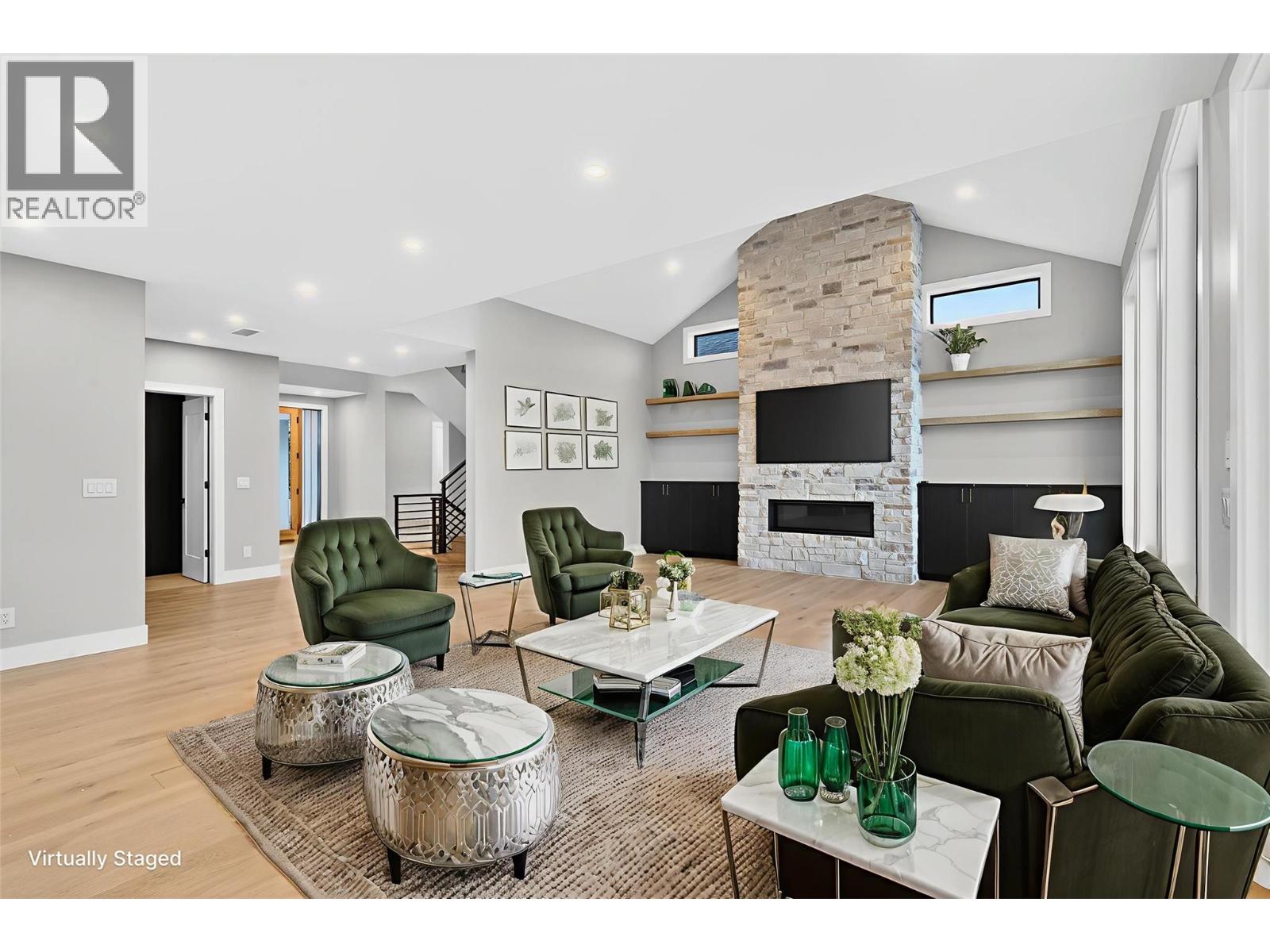  2235 Thacker Drive, West Kelowna