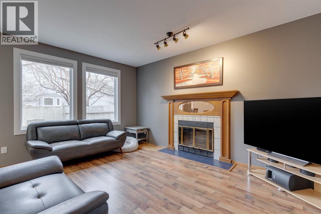 Single Family House for Sale in  Wood Valley Rise SW Woodbine Calgary 