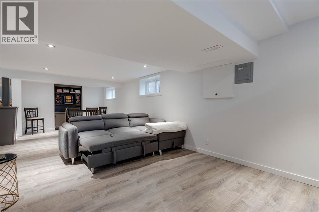 Single Family House for Sale in  Wood Valley Rise SW Woodbine Calgary 