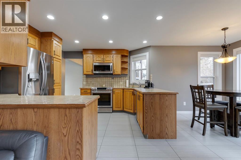 Single Family House for Sale in  Wood Valley Rise SW Woodbine Calgary 