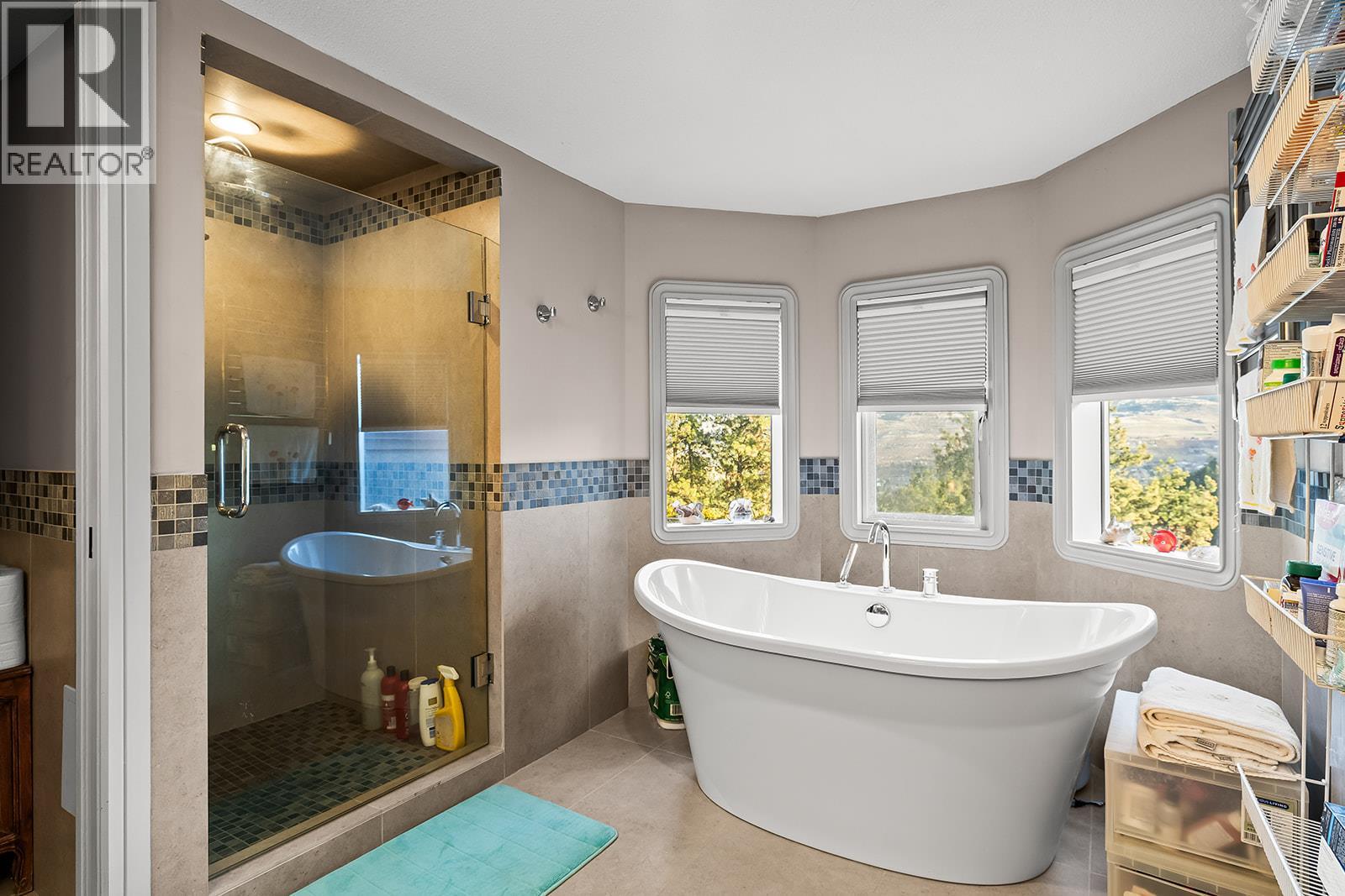  2376 Nahanni Court, Kelowna