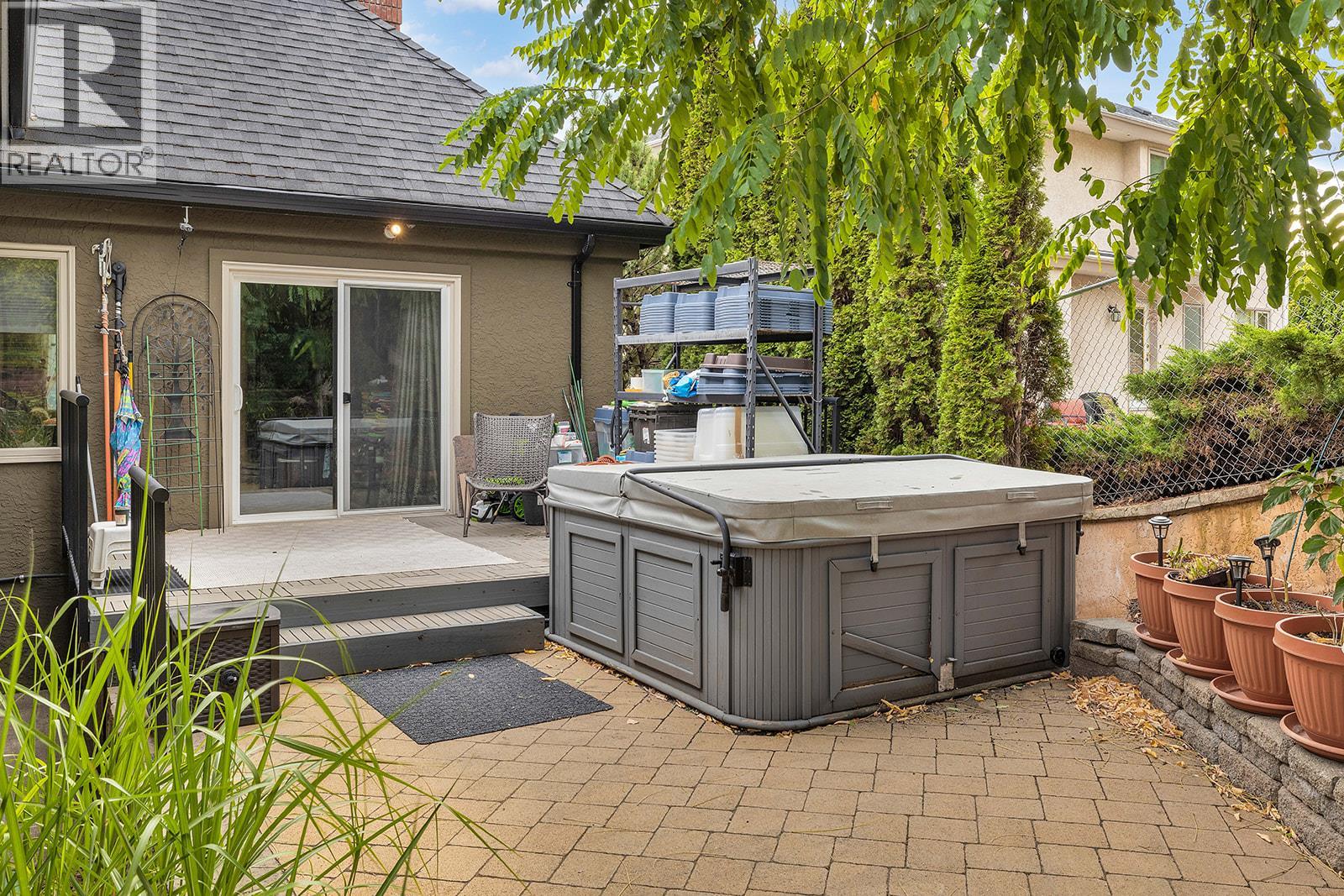  2376 Nahanni Court, Kelowna