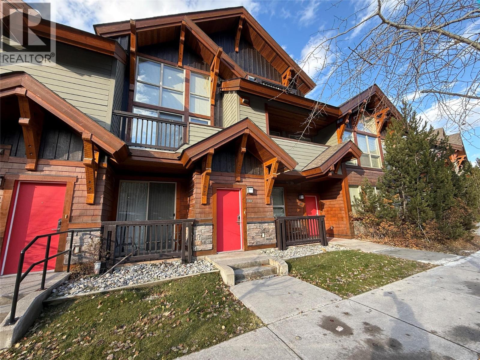 2049 Summit Drive, Panorama - Exteriors - Photo 2