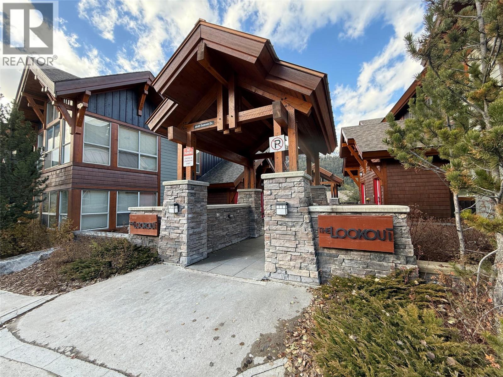 2049 Summit Drive, Panorama - Exteriors - Full Complex View - Photo 3