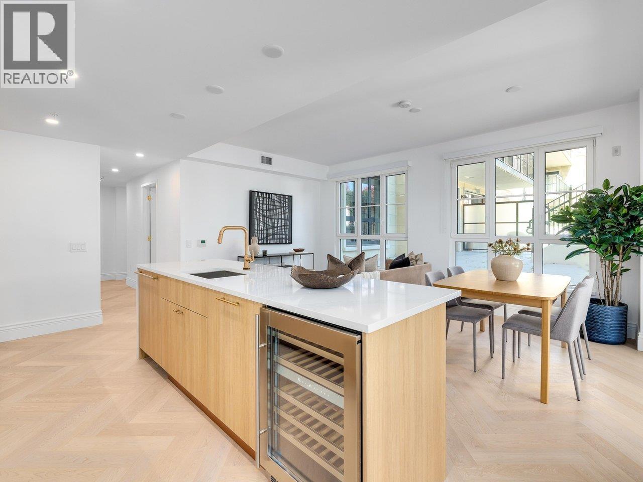 203 2096 W 47TH AVENUE, Vancouver