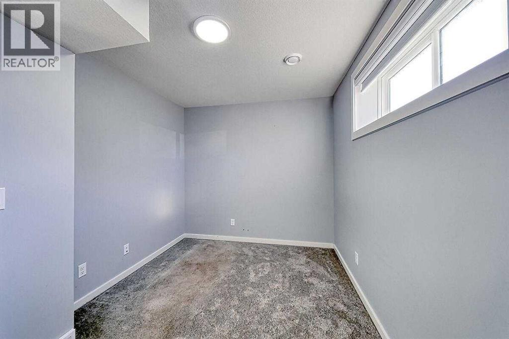 Single Family House for Sale in  Savanna Terrace NE Saddle Ridge Calgary 