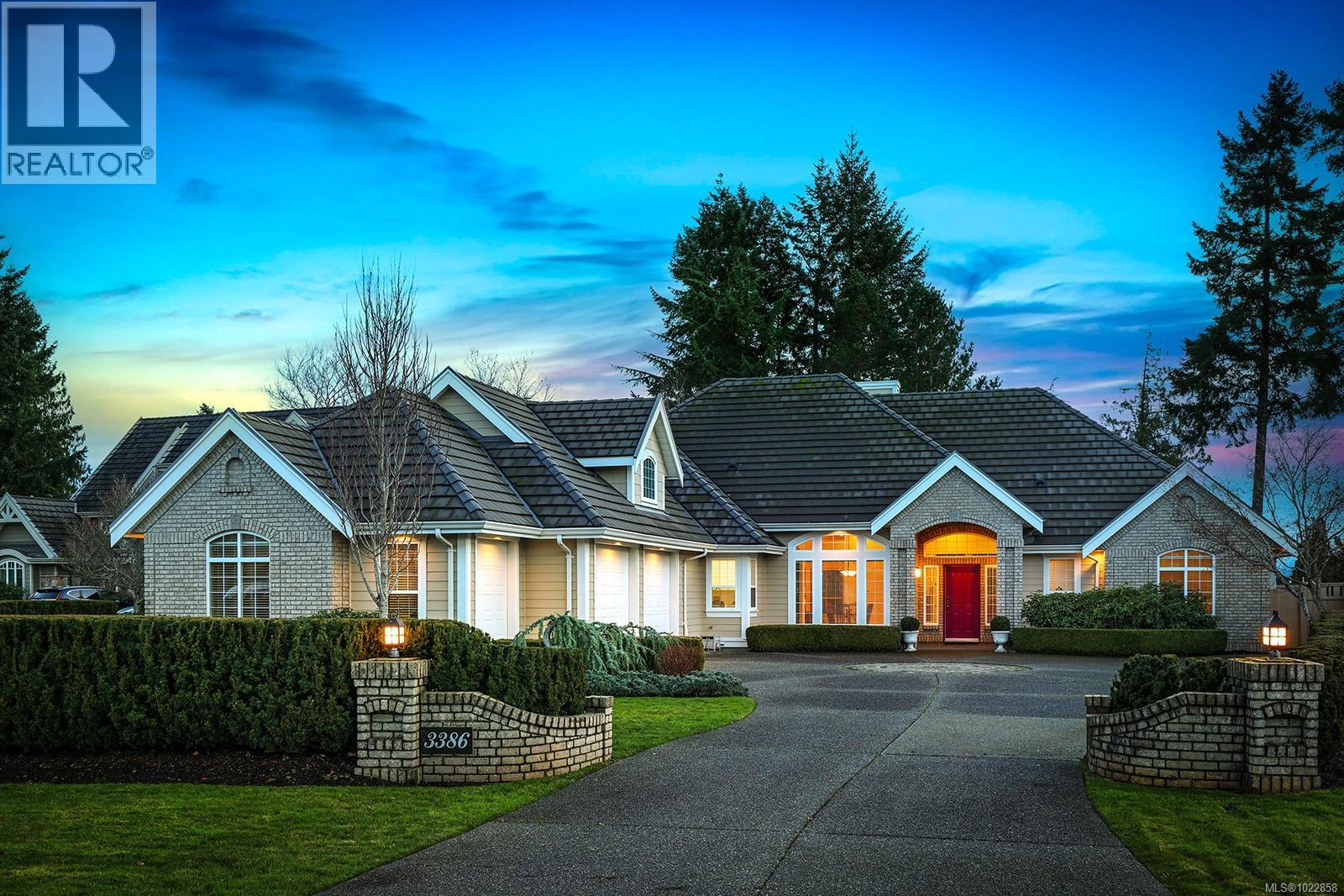 3386 Majestic Dr, Courtenay