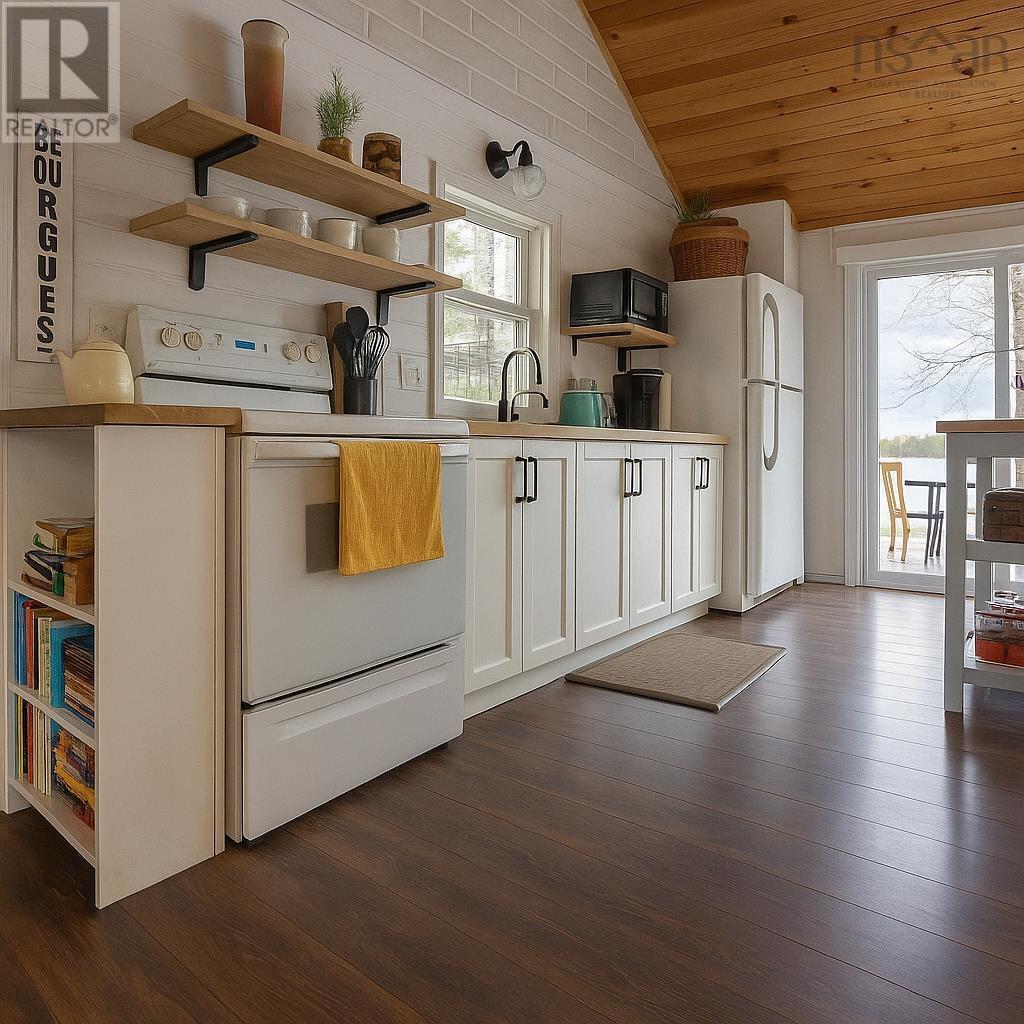 Property 23 of 44 of 5232 Highway 340